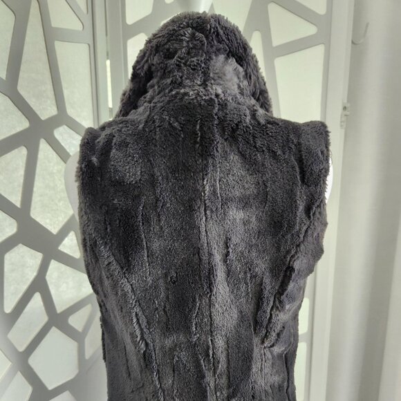 Faux Fur Vest - Dark Grey Beautiful Large Collar - Picture 5 of 10